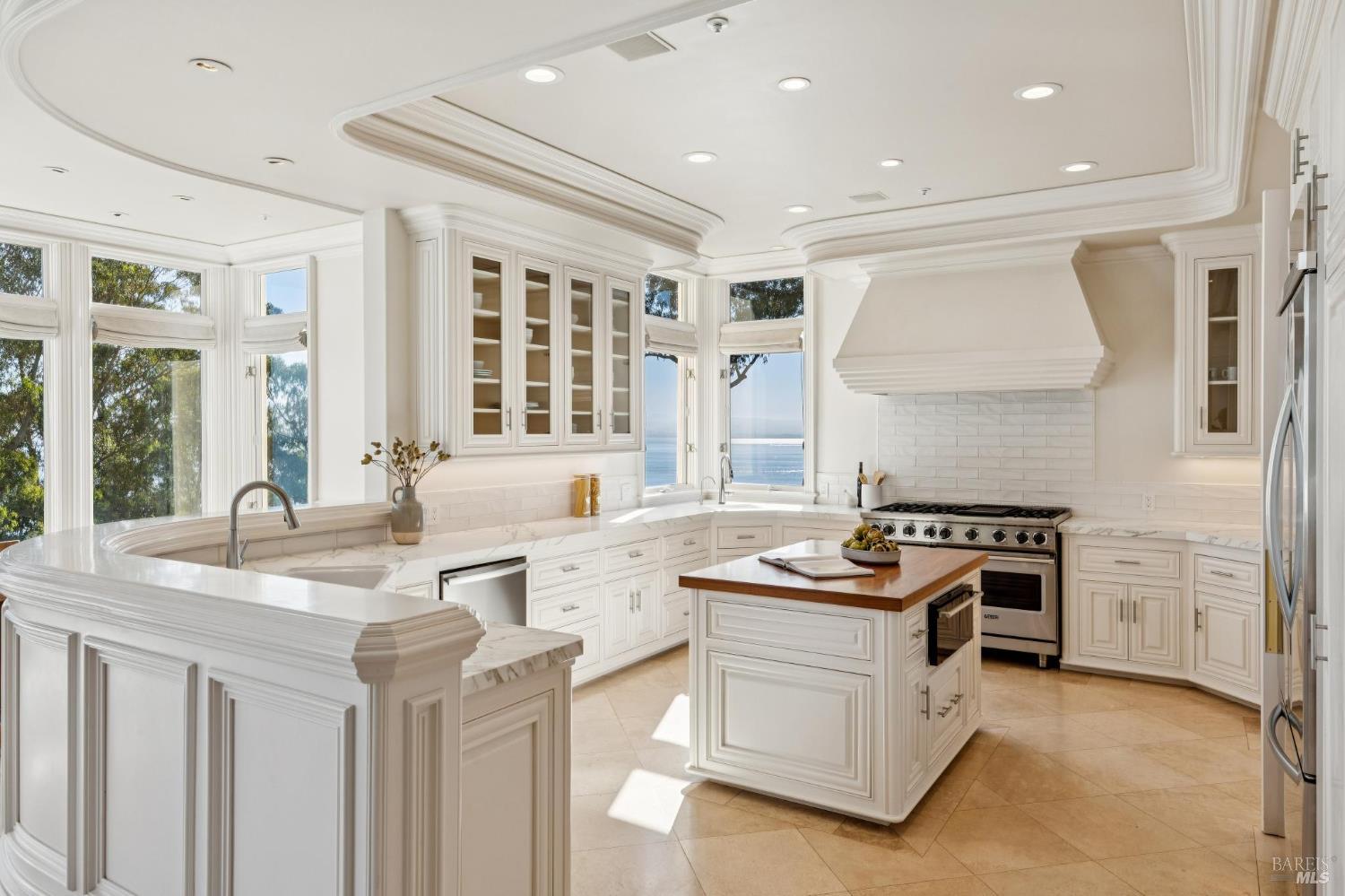 Detail Gallery Image 30 of 96 For 44 Marin Bay Park Ct, San Rafael,  CA 94901 - 5 Beds | 5/1 Baths