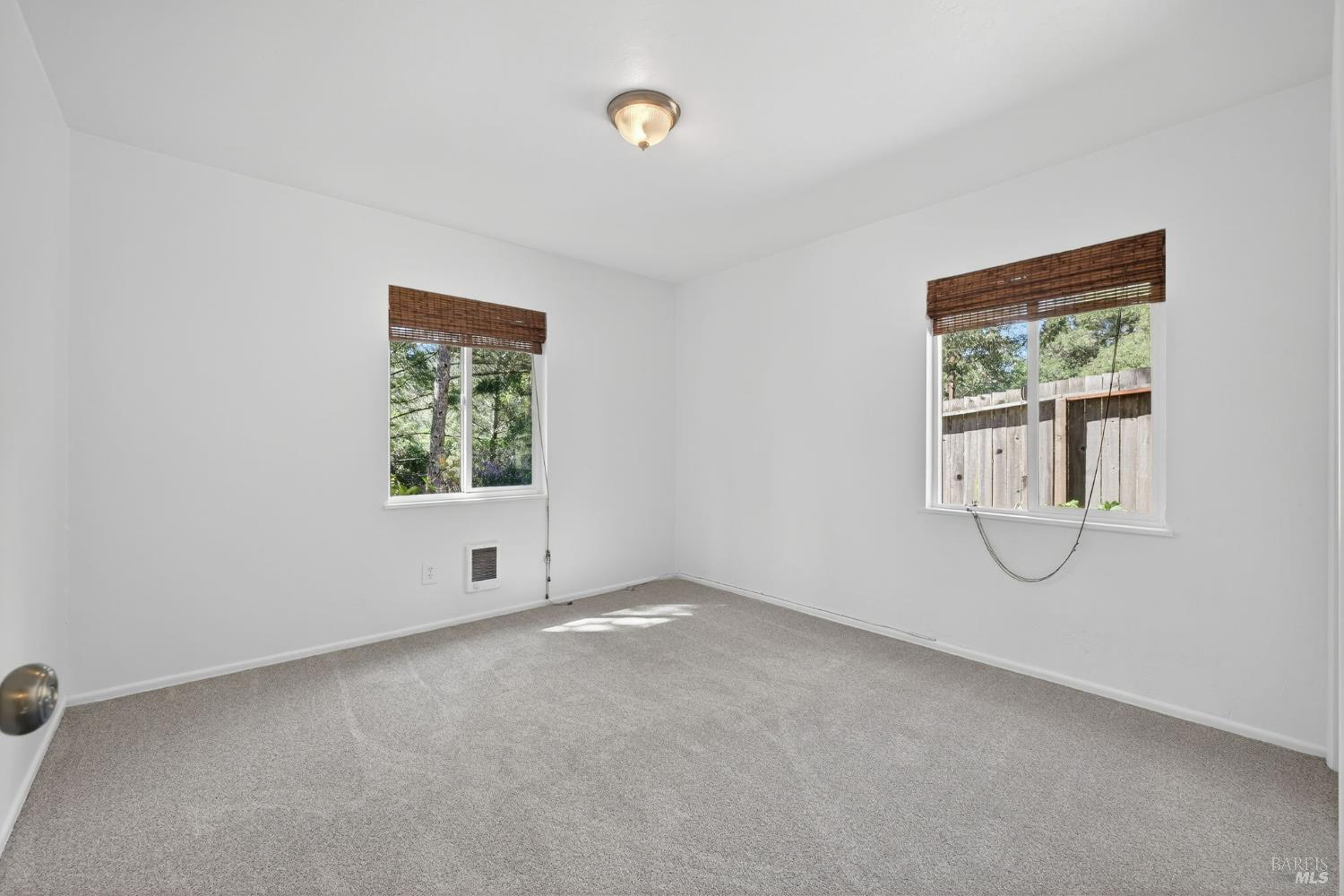 Detail Gallery Image 16 of 26 For 10661 Woodside Dr, Forestville,  CA 95436 - 2 Beds | 1 Baths