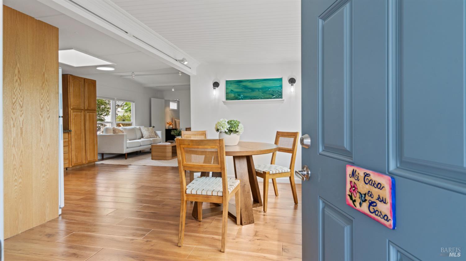 Detail Gallery Image 6 of 44 For 204 Barcelona Ave, Novato,  CA 94949 - 2 Beds | 2 Baths