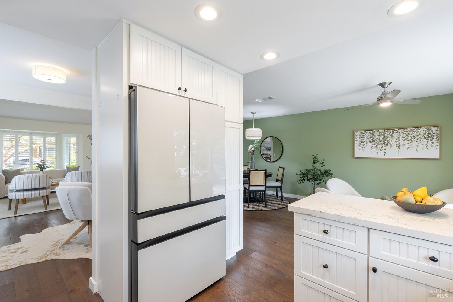 Detail Gallery Image 14 of 54 For 2431 Shoreline Dr, Napa,  CA 94558 - 3 Beds | 2 Baths