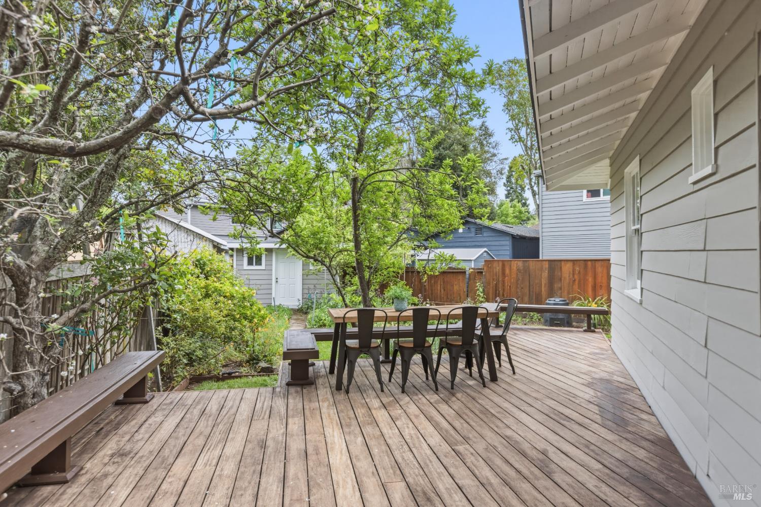 Detail Gallery Image 13 of 34 For 31 Rowland Ct, San Anselmo,  CA 94960 - 3 Beds | 1 Baths