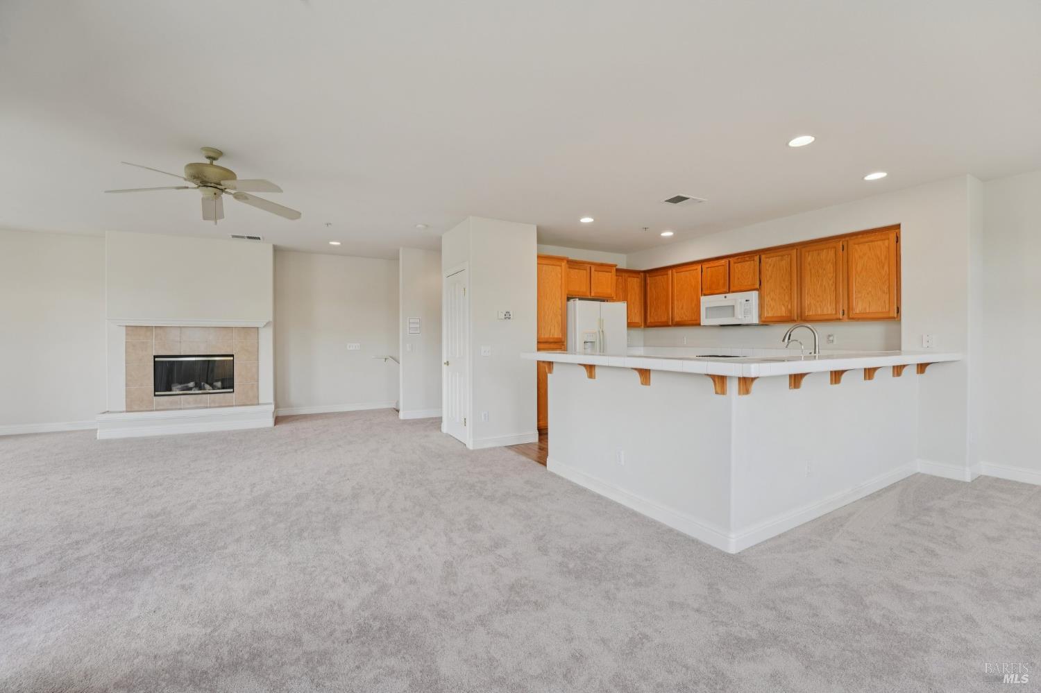 Detail Gallery Image 9 of 45 For 43 Johnson St, Windsor,  CA 95492 - 3 Beds | 2/1 Baths