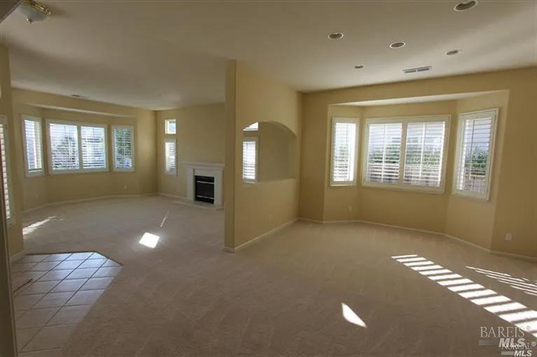 Detail Gallery Image 4 of 7 For 1937 Cross Creek St, Petaluma,  CA 94954 - 4 Beds | 2 Baths