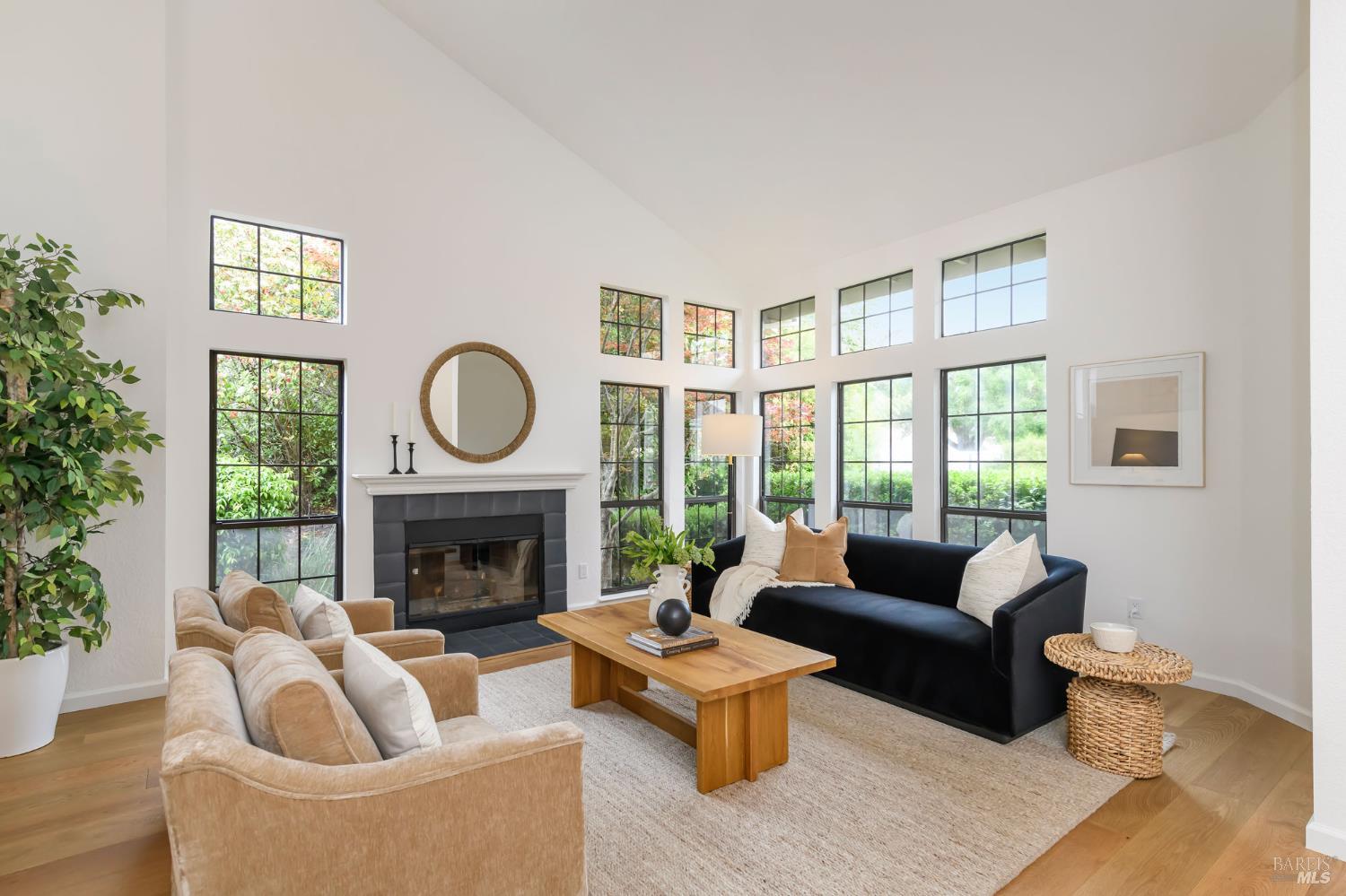 Detail Gallery Image 2 of 45 For 493 Fieldstone Dr, Novato,  CA 94945 - 4 Beds | 3 Baths