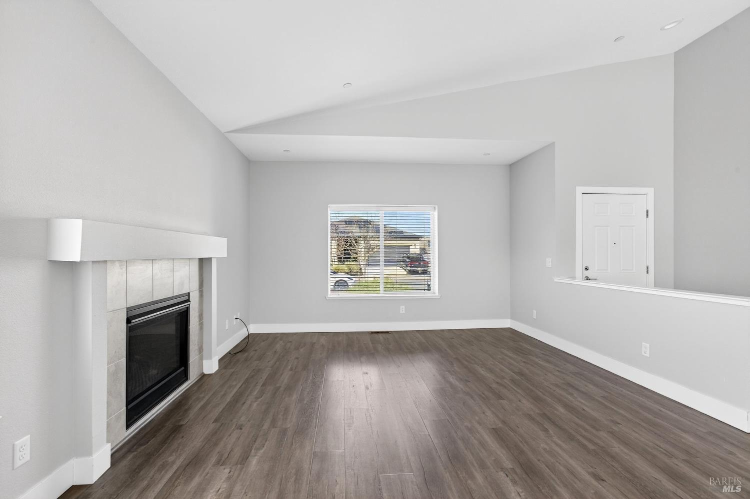 Detail Gallery Image 8 of 39 For 1932 Camino Del Prado Unkn, Santa Rosa,  CA 95403 - 3 Beds | 2 Baths