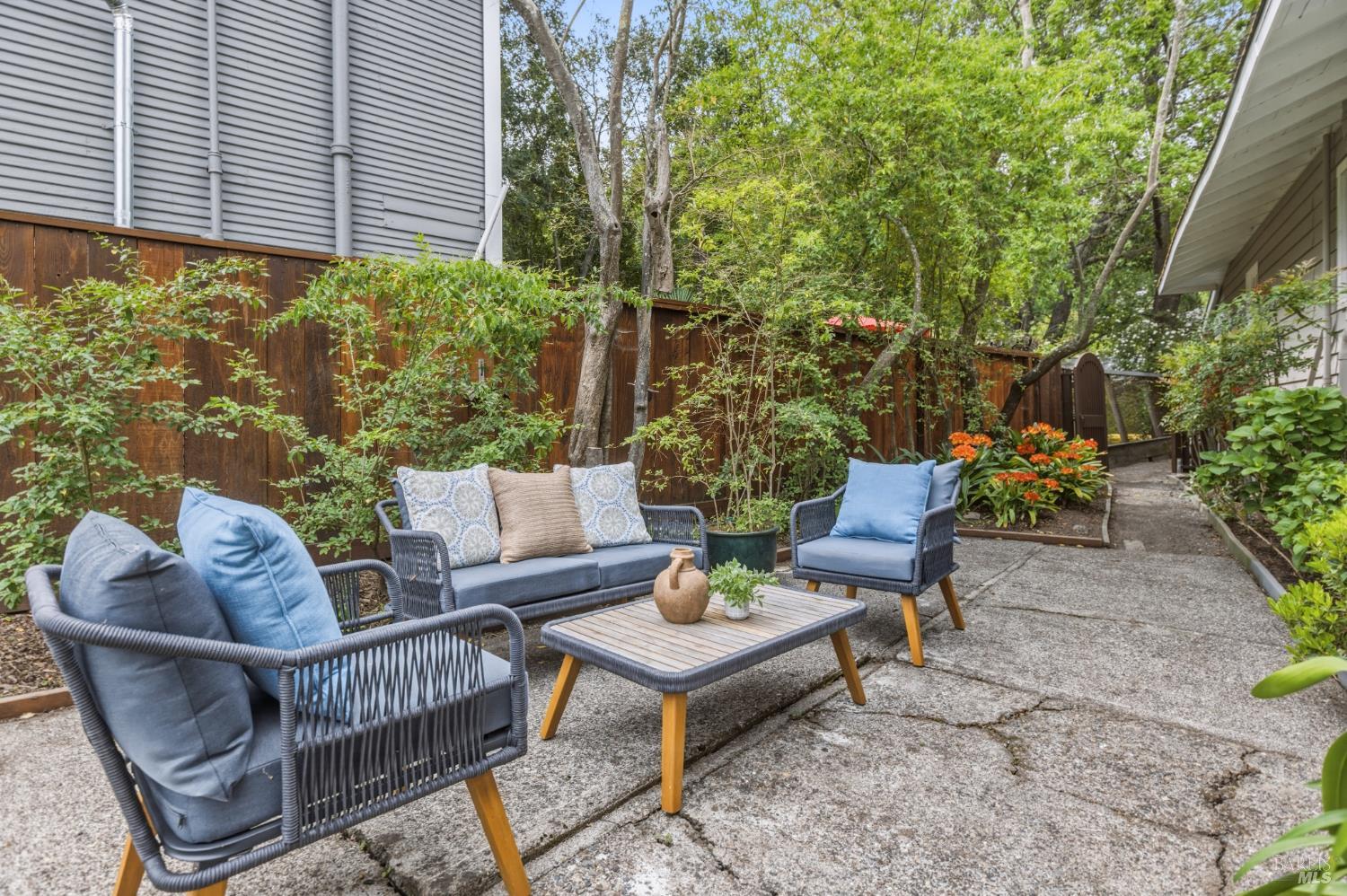 Detail Gallery Image 19 of 34 For 31 Rowland Ct, San Anselmo,  CA 94960 - 3 Beds | 1 Baths