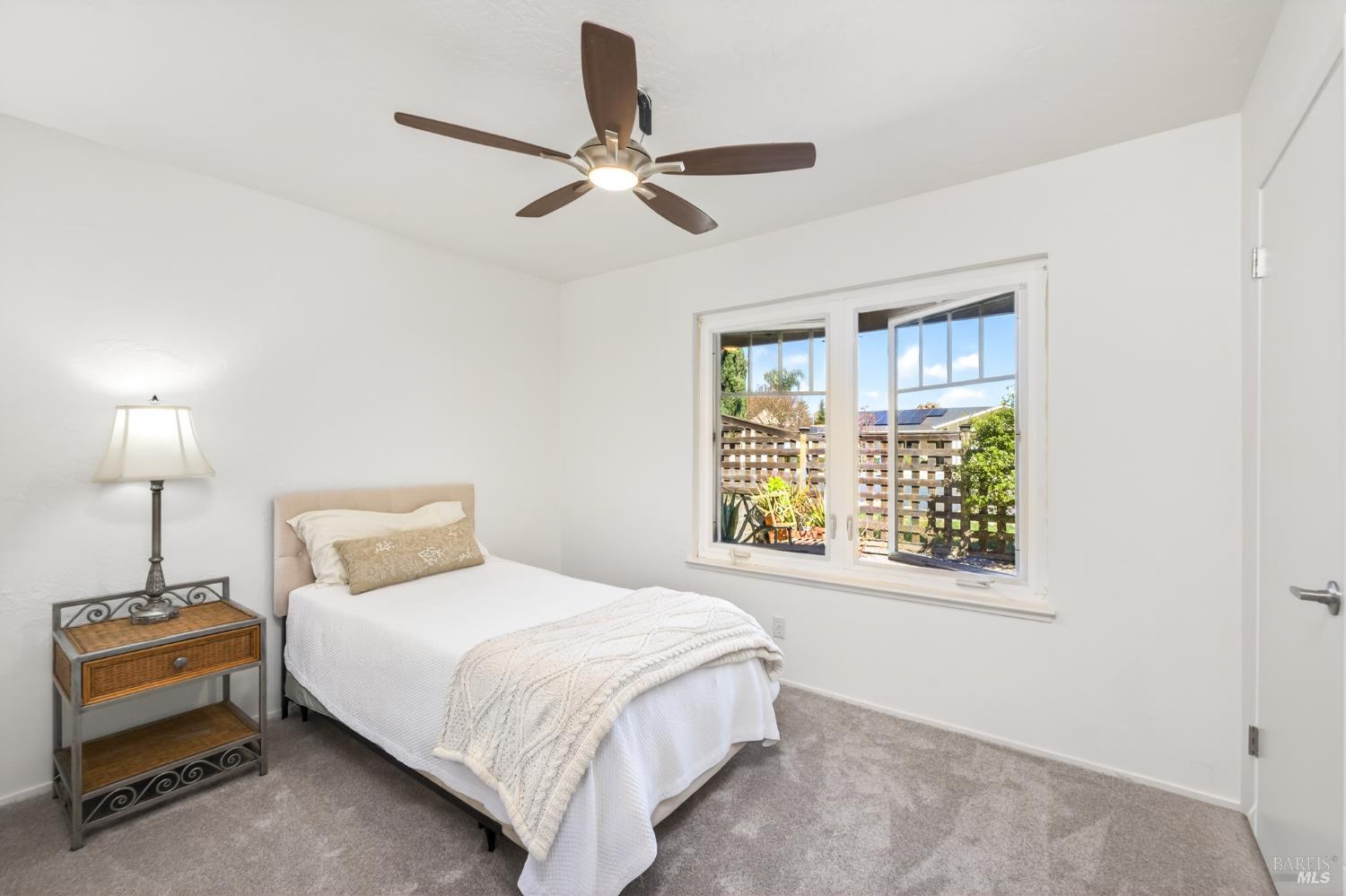 Detail Gallery Image 15 of 34 For 3541 Twin Oaks Dr, Napa,  CA 94558 - 4 Beds | 2 Baths