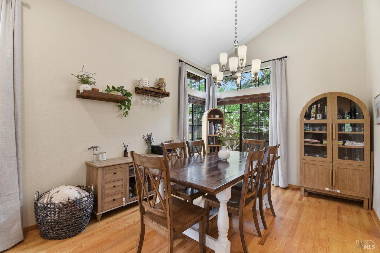 Detail Gallery Image 6 of 38 For 8270 Honor Pl, Cotati,  CA 94931 - 4 Beds | 2/1 Baths