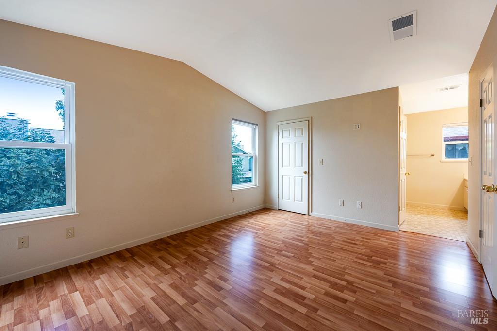 Detail Gallery Image 19 of 34 For 1924 Gambels Way, Santa Rosa,  CA 95403 - 4 Beds | 2/1 Baths