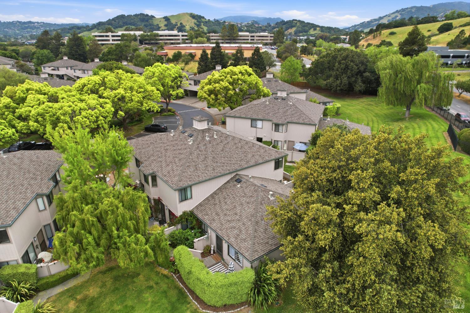 Detail Gallery Image 22 of 28 For 32 Dockside Cir, San Rafael,  CA 94903 - 2 Beds | 1 Baths