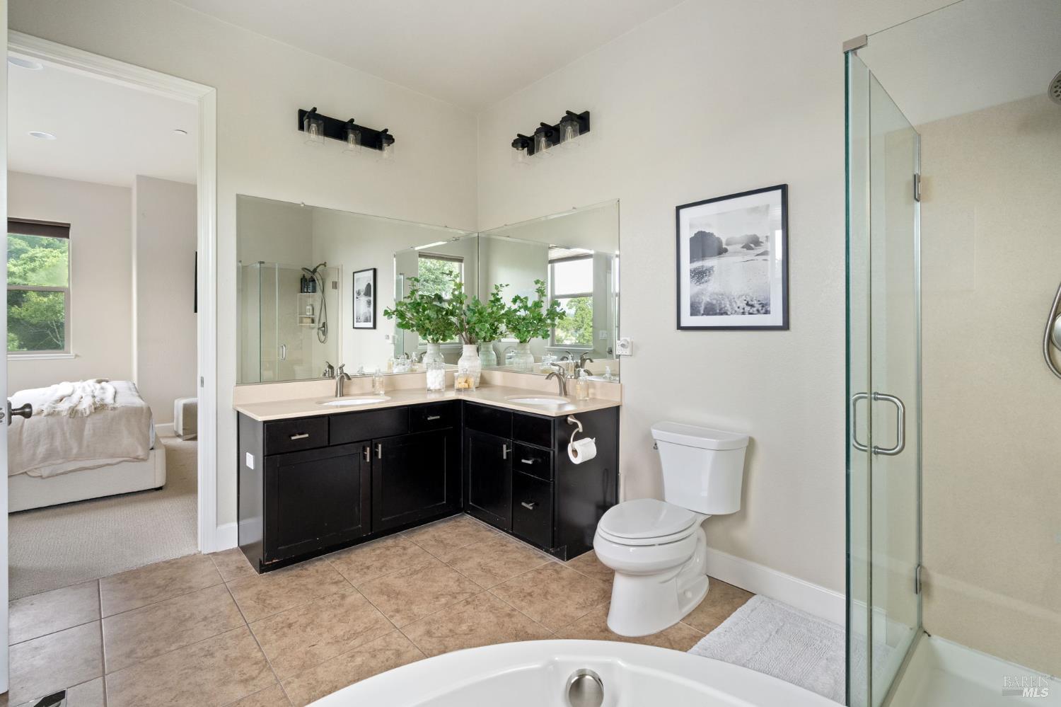 Detail Gallery Image 28 of 36 For 11 Edgehill Way, San Rafael,  CA 94903 - 4 Beds | 3/1 Baths