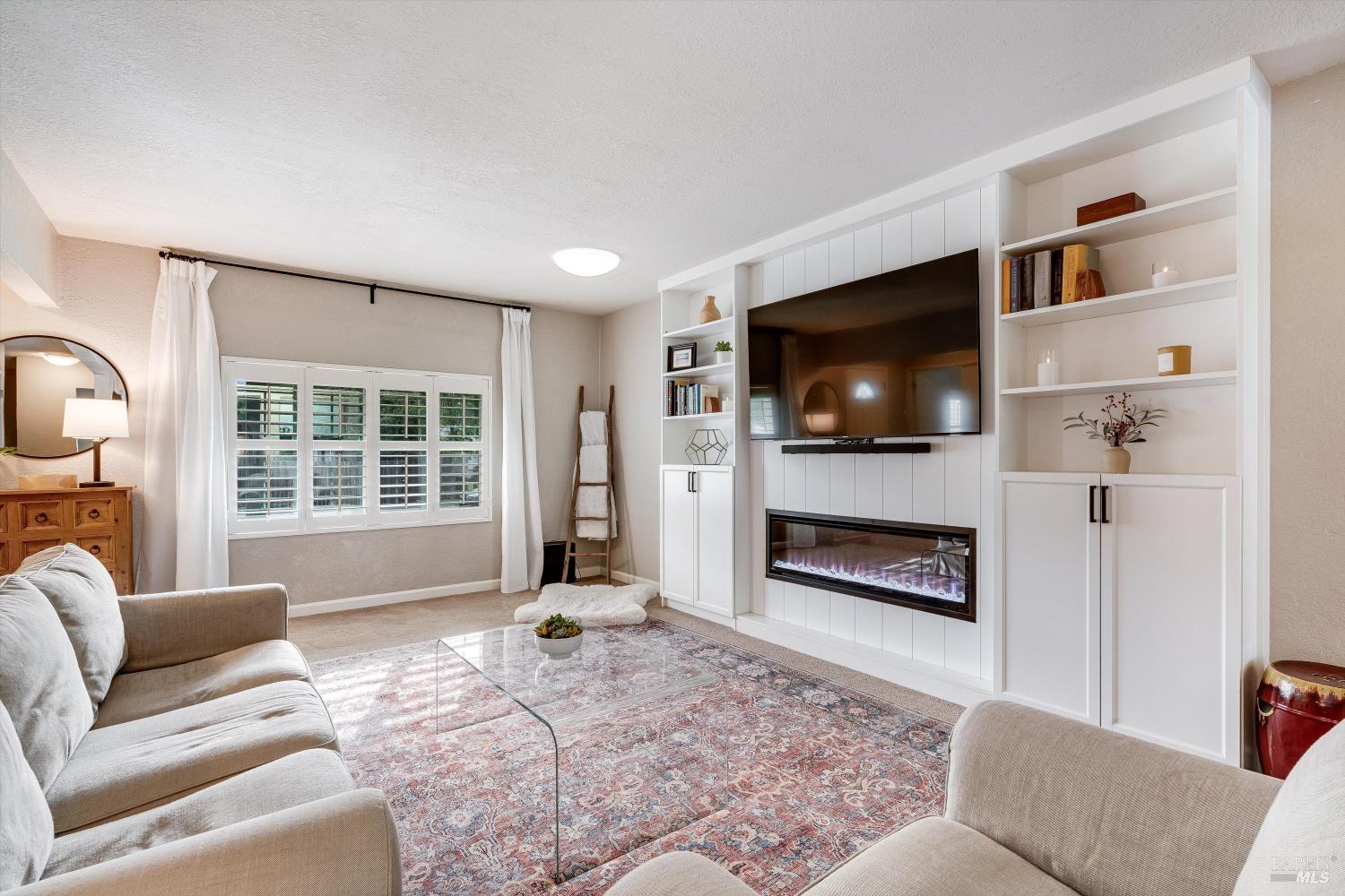 Detail Gallery Image 15 of 79 For 525 Oak Lake Ave, Santa Rosa,  CA 95409 - 5 Beds | 3 Baths