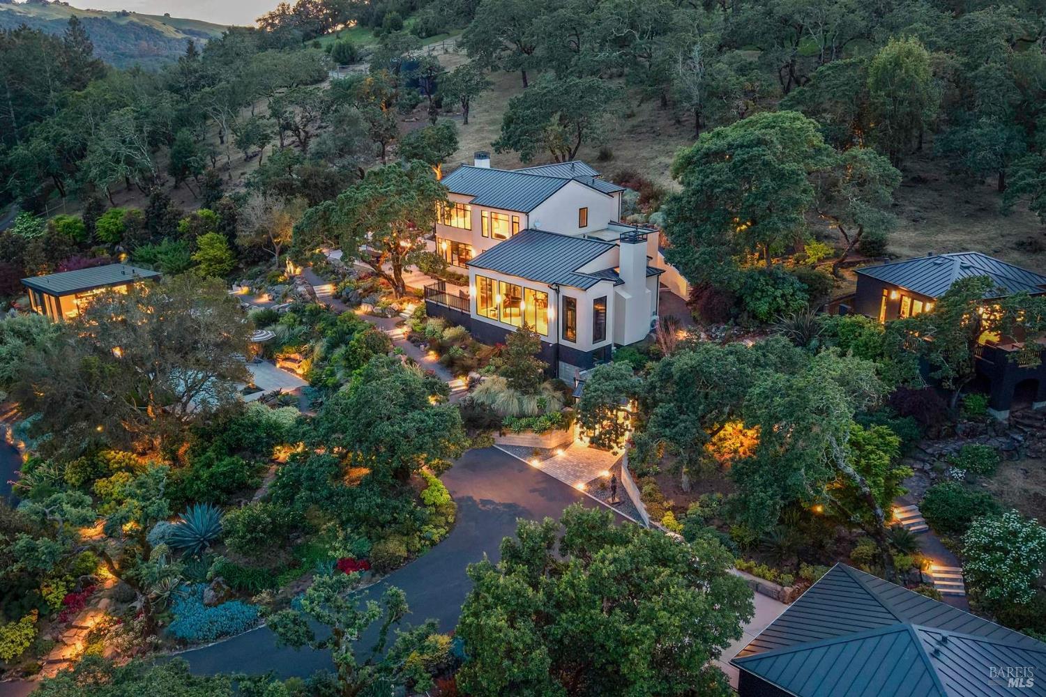 Detail Gallery Image 4 of 50 For 2900 Wild Turkey Run, Santa Rosa,  CA 95404 - 5 Beds | 7/1 Baths