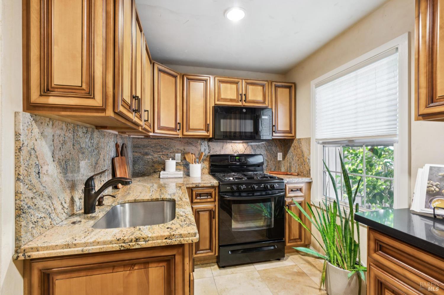 Detail Gallery Image 48 of 71 For 1021 Rose Dr, Napa,  CA 94558 - 4 Beds | 4 Baths