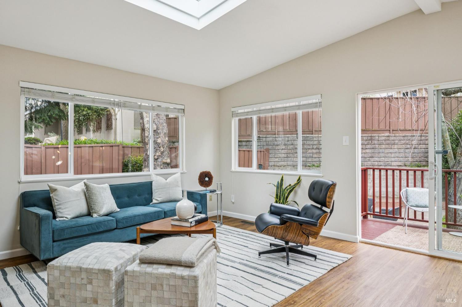 Detail Gallery Image 11 of 43 For 35 San Pablo Ave, San Rafael,  CA 94903 - 3 Beds | 2 Baths