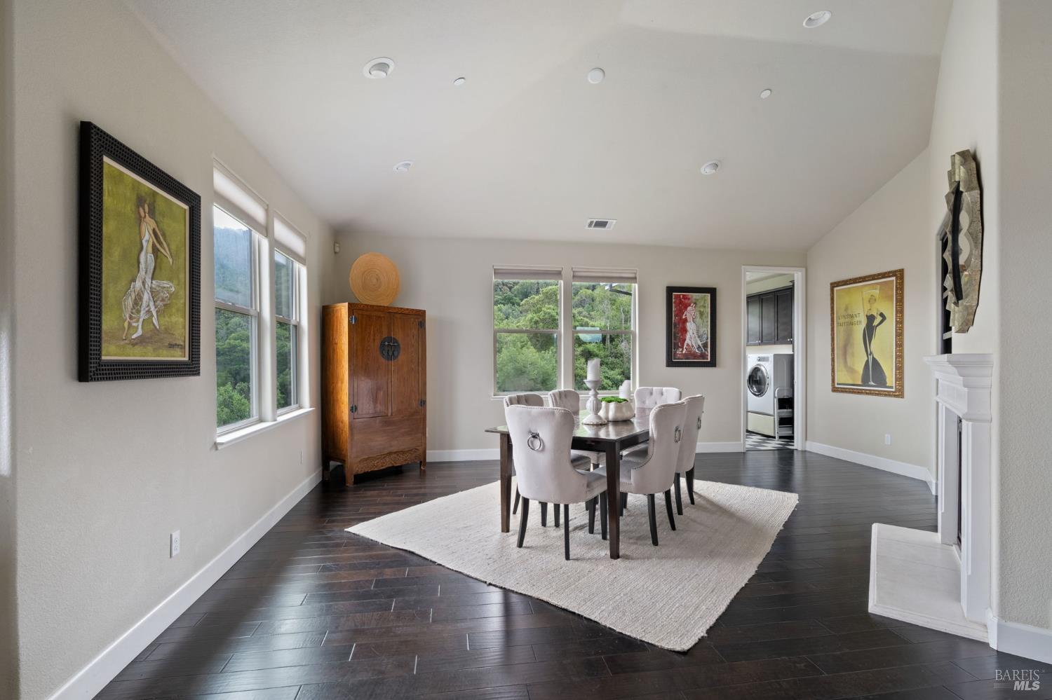 Detail Gallery Image 7 of 36 For 11 Edgehill Way, San Rafael,  CA 94903 - 4 Beds | 3/1 Baths