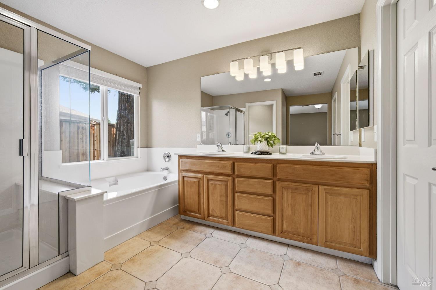 Detail Gallery Image 31 of 78 For 715 Antiquity Dr, Fairfield,  CA 94534 - 5 Beds | 2 Baths