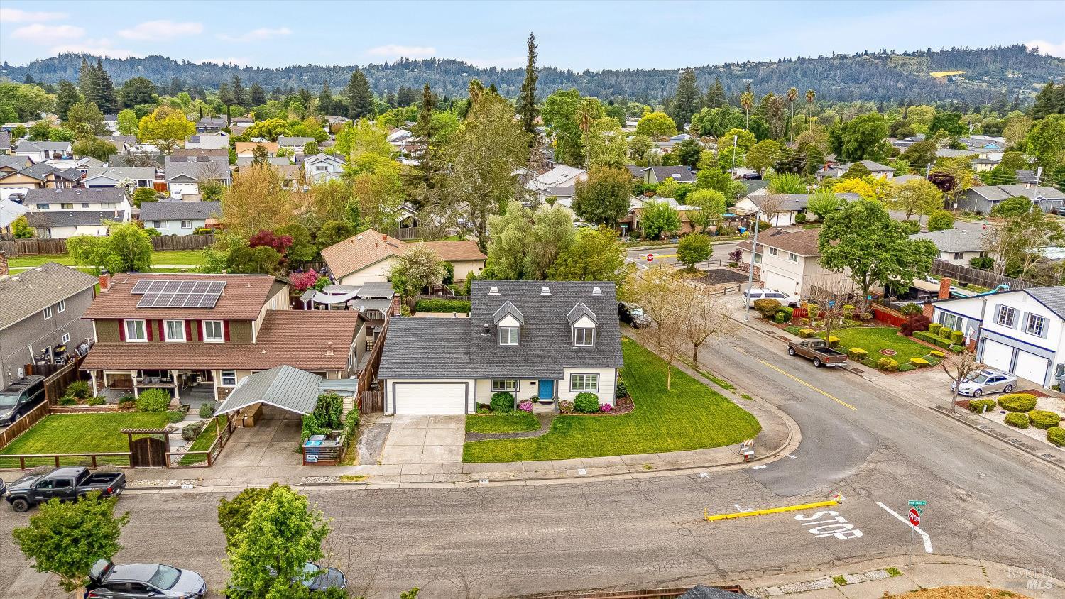 Detail Gallery Image 78 of 79 For 525 Oak Lake Ave, Santa Rosa,  CA 95409 - 5 Beds | 3 Baths