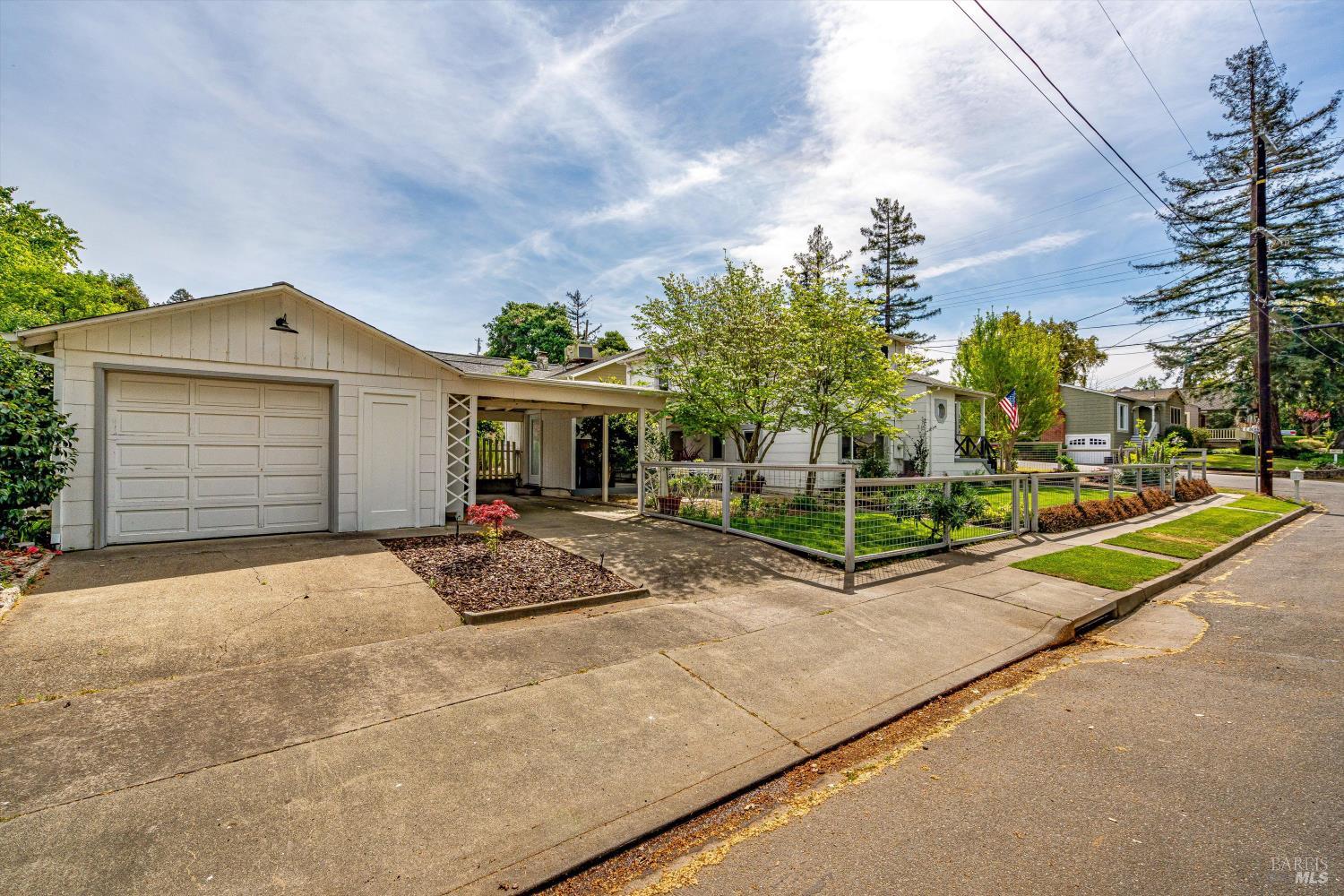 Detail Gallery Image 21 of 35 For 1304 Banks Ave, Napa,  CA 94559 - 3 Beds | 2 Baths