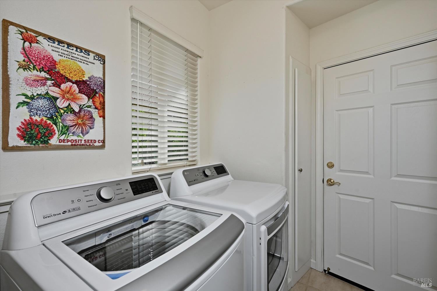 Detail Gallery Image 26 of 58 For 321 Portofino Way, Cloverdale,  CA 95425 - 4 Beds | 3 Baths