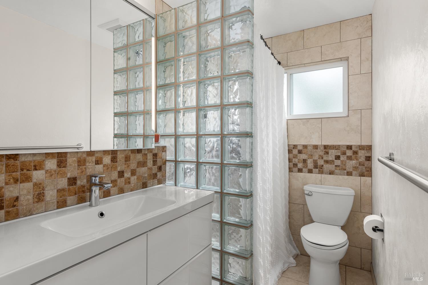 Detail Gallery Image 26 of 34 For 5642 Yerba Buena Rd, Santa Rosa,  CA 95409 - 4 Beds | 2 Baths