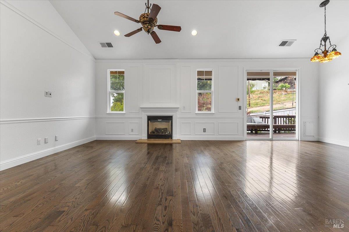 Detail Gallery Image 5 of 34 For 103 Paul Wittke Dr, Healdsburg,  CA 95448 - 4 Beds | 3 Baths