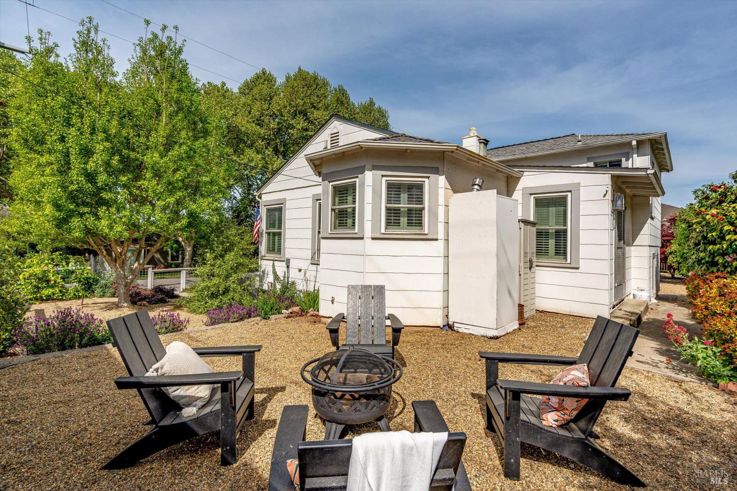 Detail Gallery Image 26 of 35 For 1304 Banks Ave, Napa,  CA 94559 - 3 Beds | 2 Baths