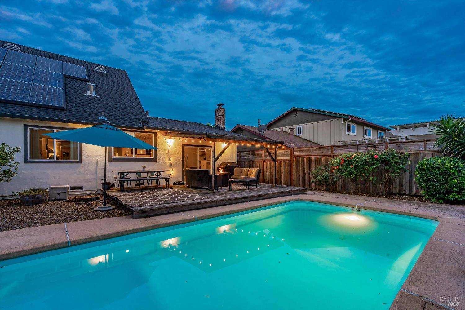 Detail Gallery Image 64 of 79 For 525 Oak Lake Ave, Santa Rosa,  CA 95409 - 5 Beds | 3 Baths