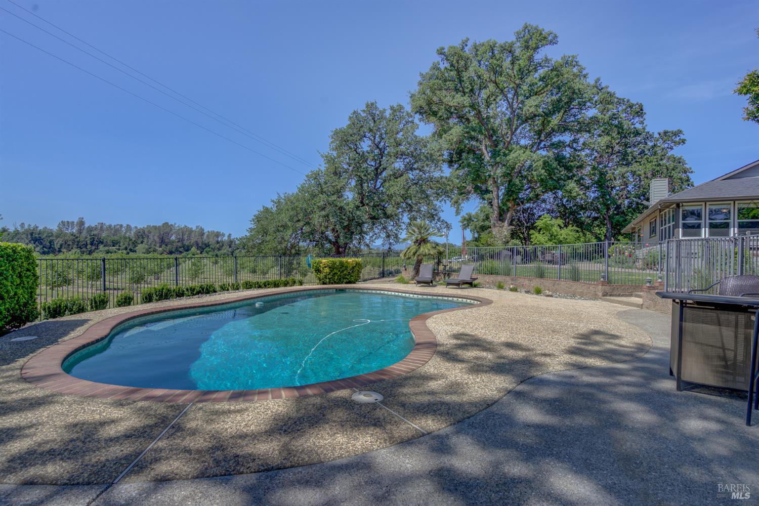 Detail Gallery Image 21 of 32 For 18525 Farquhar Rd, Cottonwood,  CA 96022 - 3 Beds | 2/1 Baths