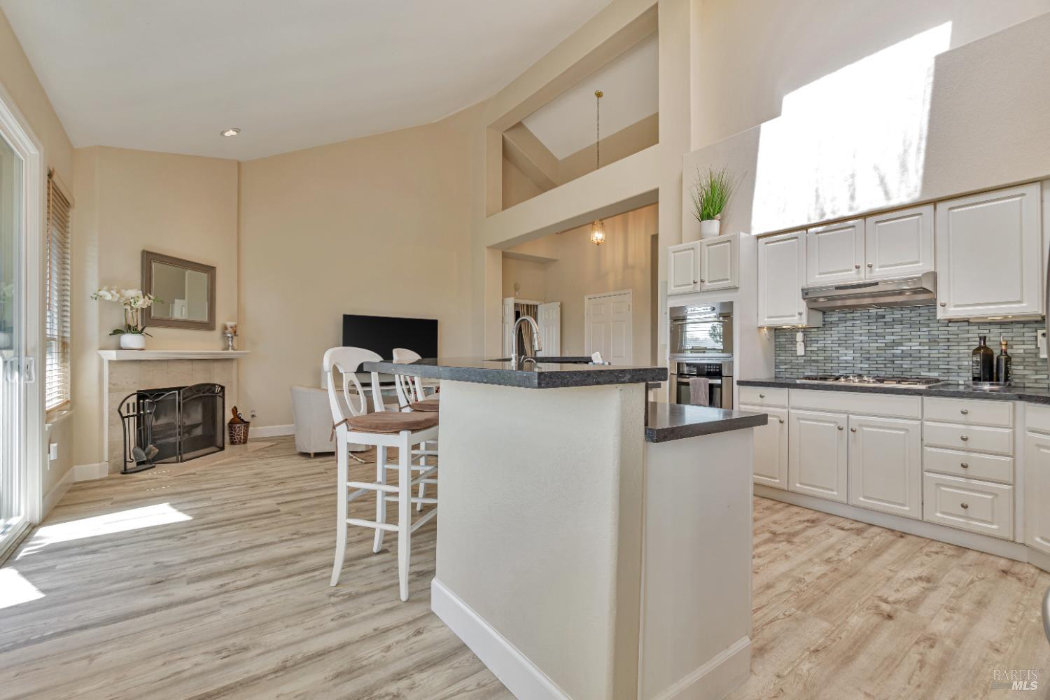 Detail Gallery Image 13 of 40 For 359 Orchid Dr, San Rafael,  CA 94903 - 4 Beds | 2/1 Baths