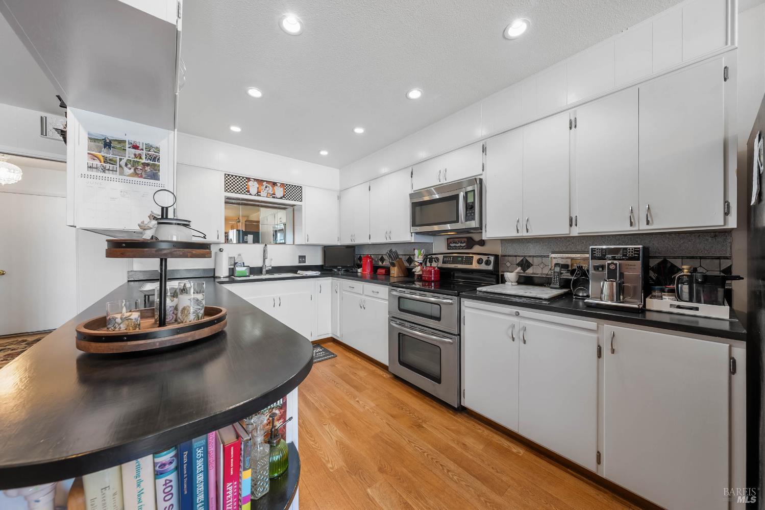 Detail Gallery Image 7 of 74 For 6770 Junipero Ave, Kelseyville,  CA 95451 - 3 Beds | 5 Baths