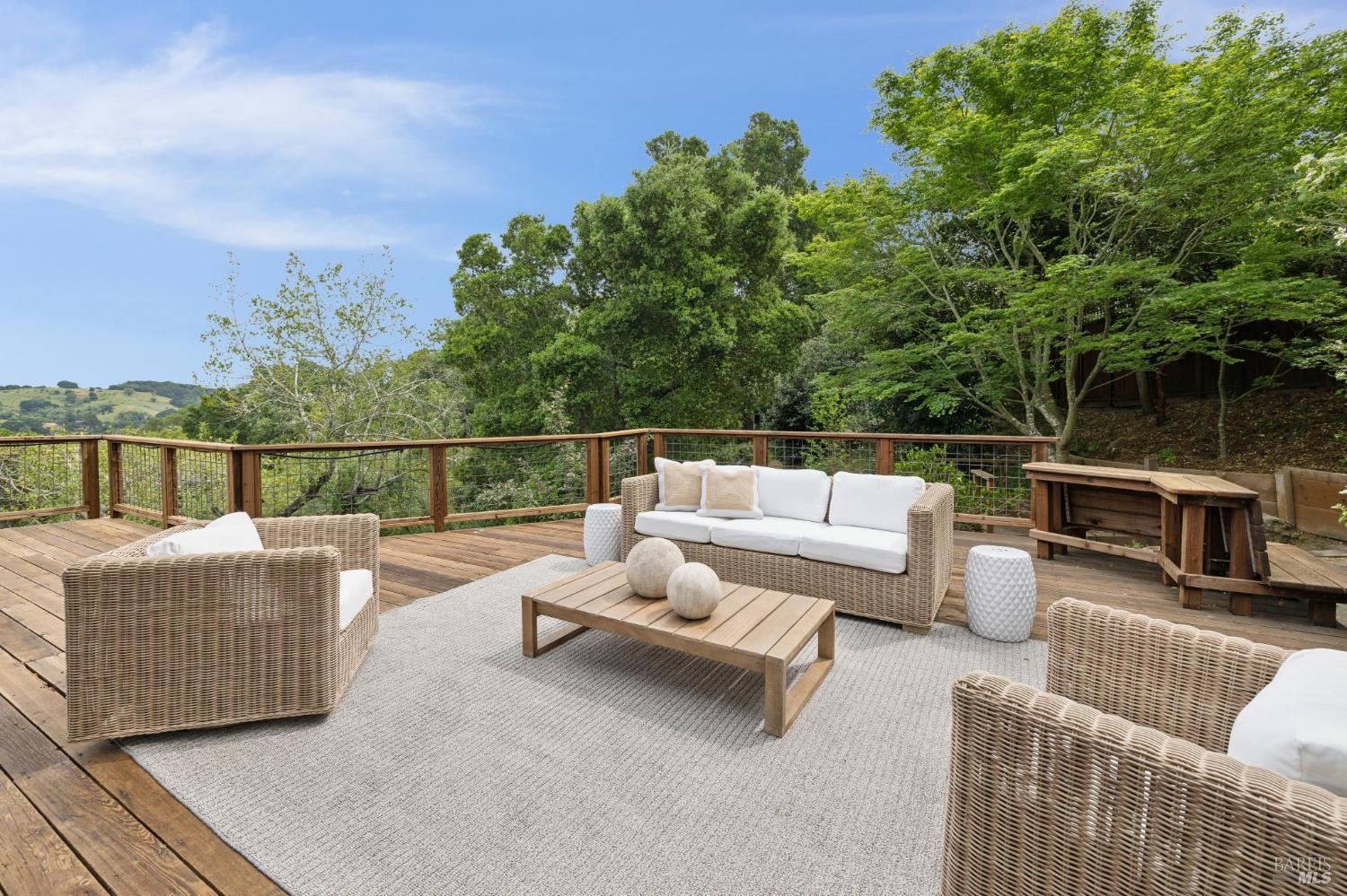 Detail Gallery Image 21 of 48 For 290 Stuyvesant Dr, San Anselmo,  CA 94960 - 4 Beds | 2/1 Baths