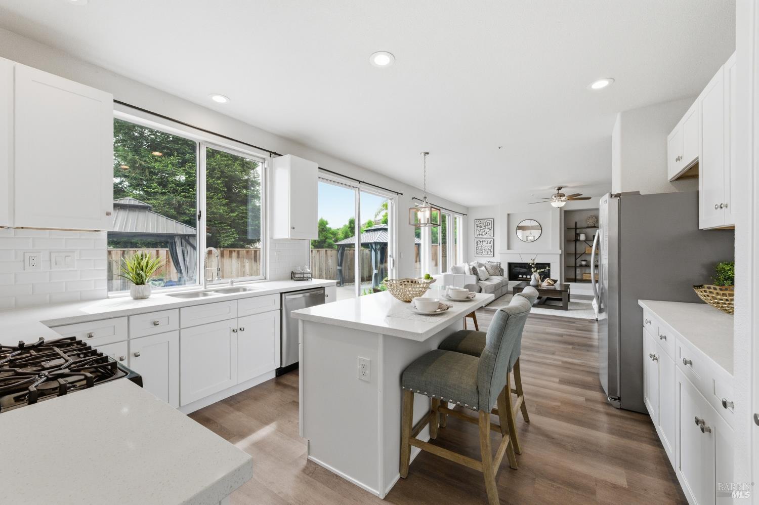 Detail Gallery Image 9 of 51 For 5226 Pavilion Ct, Fairfield,  CA 94534 - 5 Beds | 3/1 Baths