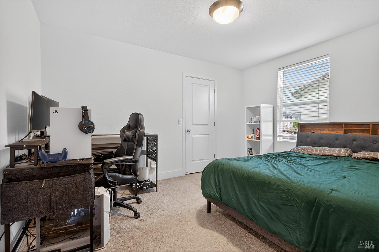 Detail Gallery Image 19 of 31 For 6042 Oxford Pl, Rohnert Park,  CA 94928 - 4 Beds | 2/1 Baths