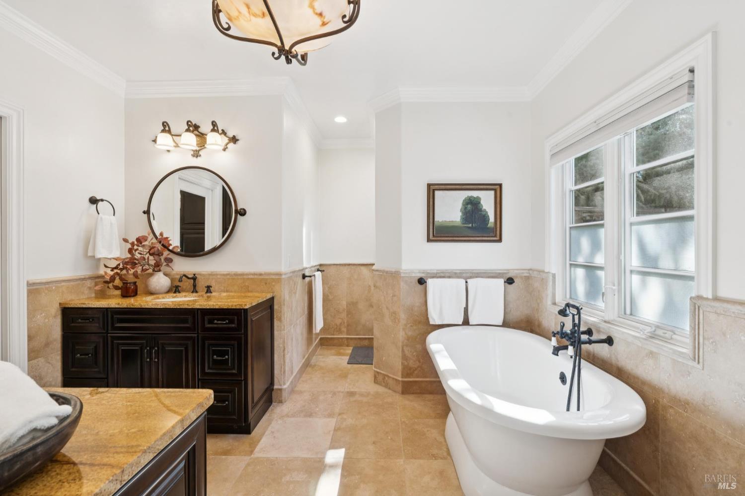 Detail Gallery Image 25 of 71 For 1021 Rose Dr, Napa,  CA 94558 - 4 Beds | 4 Baths