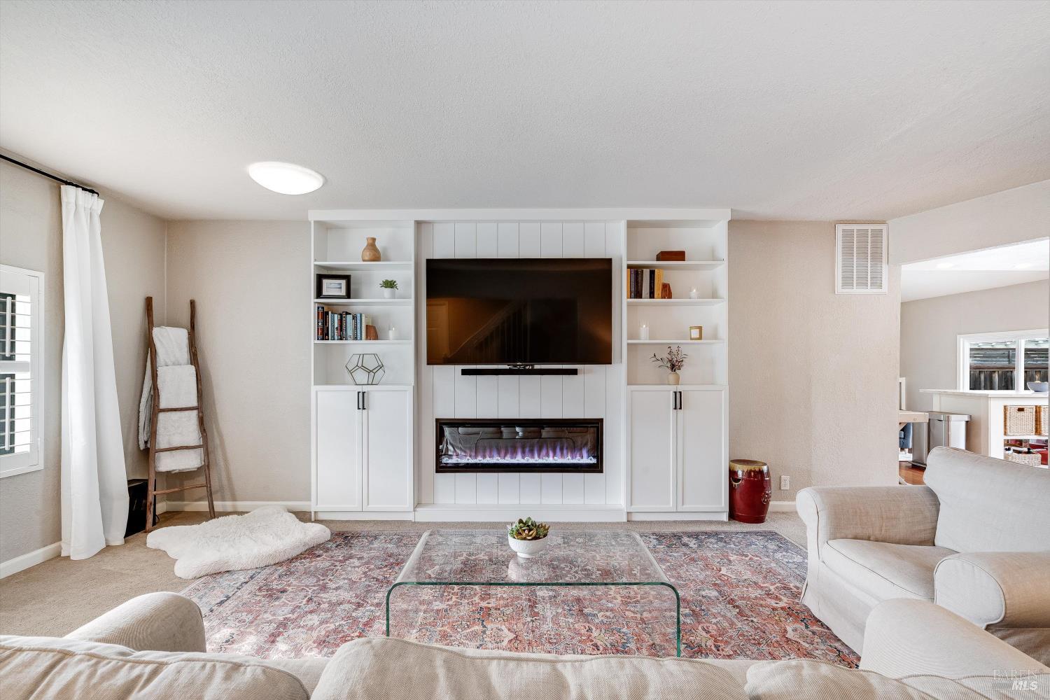 Detail Gallery Image 13 of 79 For 525 Oak Lake Ave, Santa Rosa,  CA 95409 - 5 Beds | 3 Baths