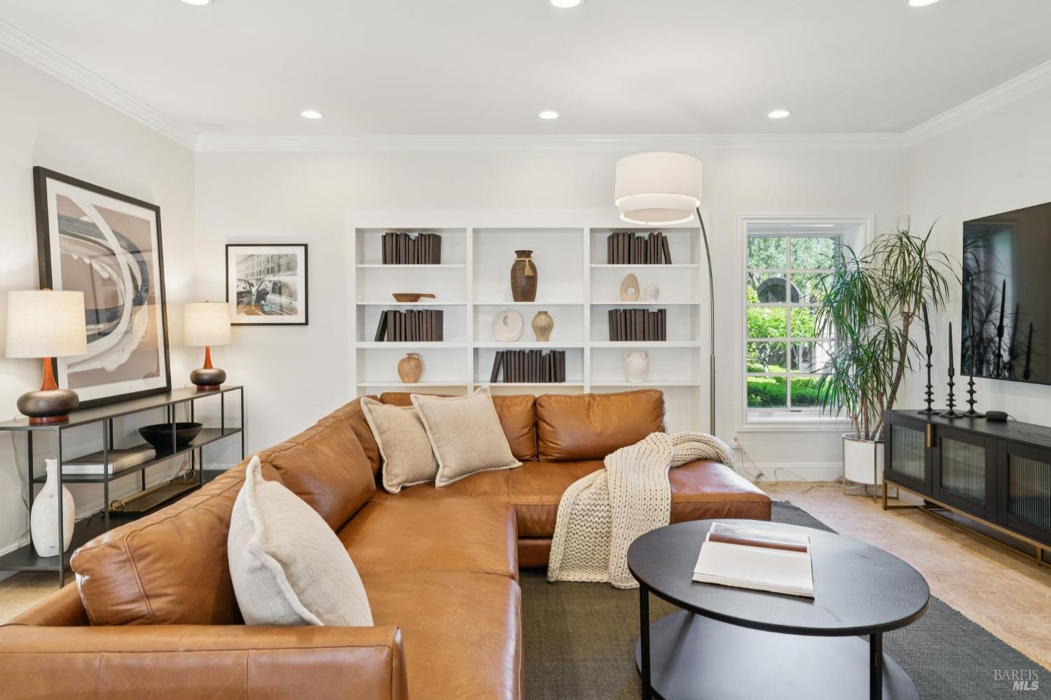 Detail Gallery Image 22 of 71 For 1021 Rose Dr, Napa,  CA 94558 - 4 Beds | 4 Baths