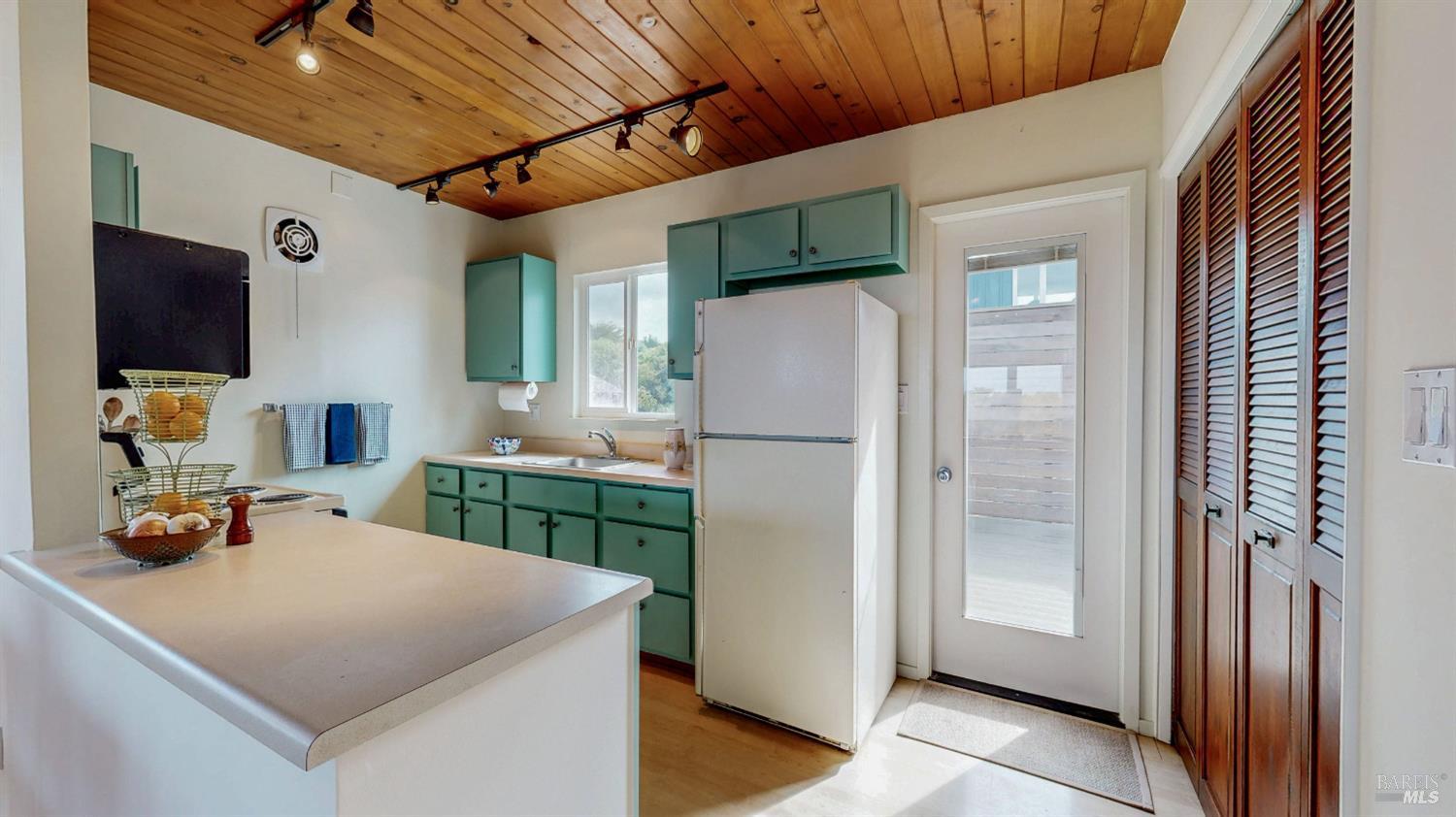 Detail Gallery Image 29 of 56 For 41 Cliff St, Dillon Beach,  CA 94929 - 2 Beds | 1 Baths