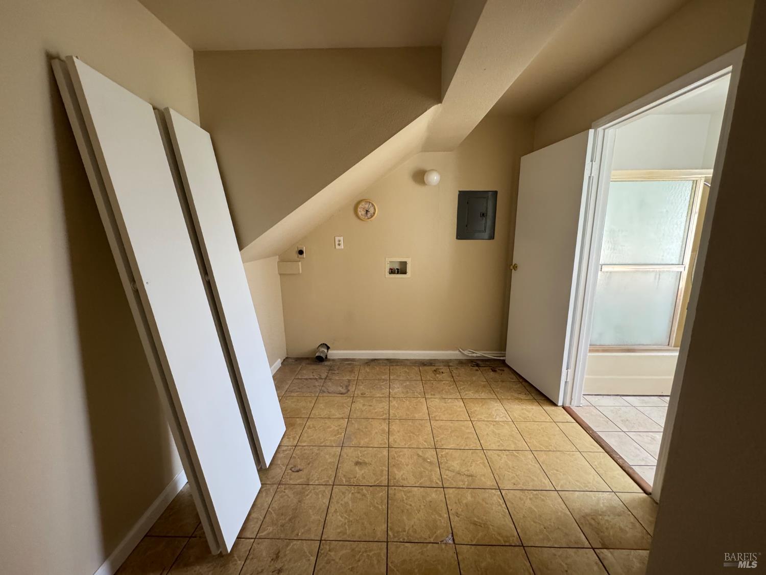 Detail Gallery Image 10 of 26 For 4553 Stony Point Rd, Santa Rosa,  CA 95407 - 3 Beds | 1 Baths