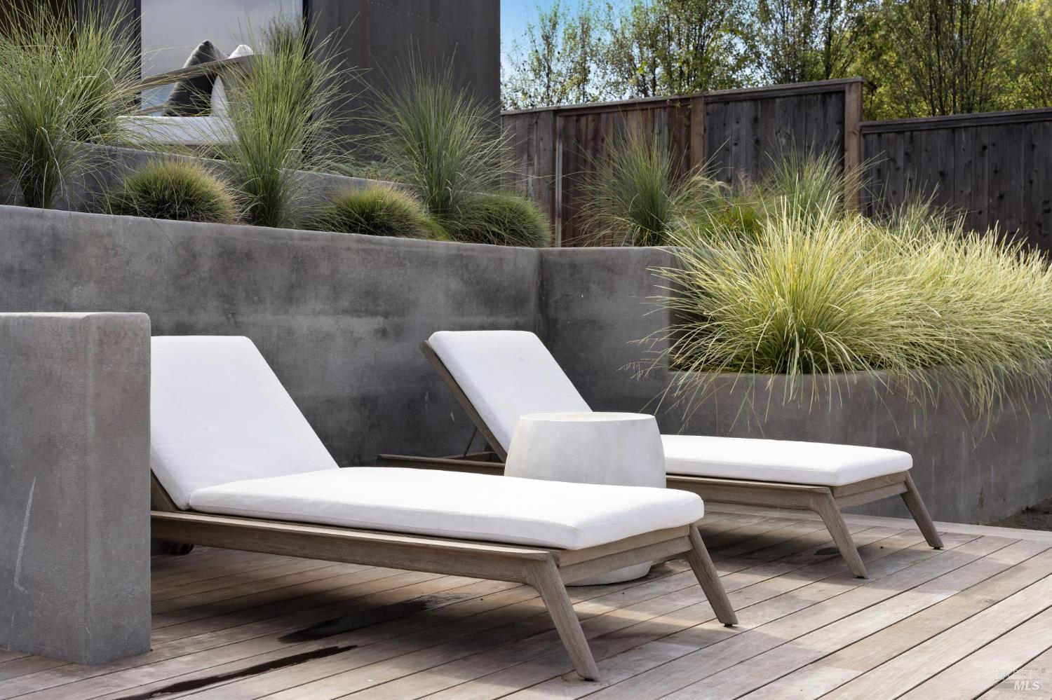 Detail Gallery Image 22 of 30 For 297 Seadrift Rd, Stinson Beach,  CA 94970 - 3 Beds | 2 Baths