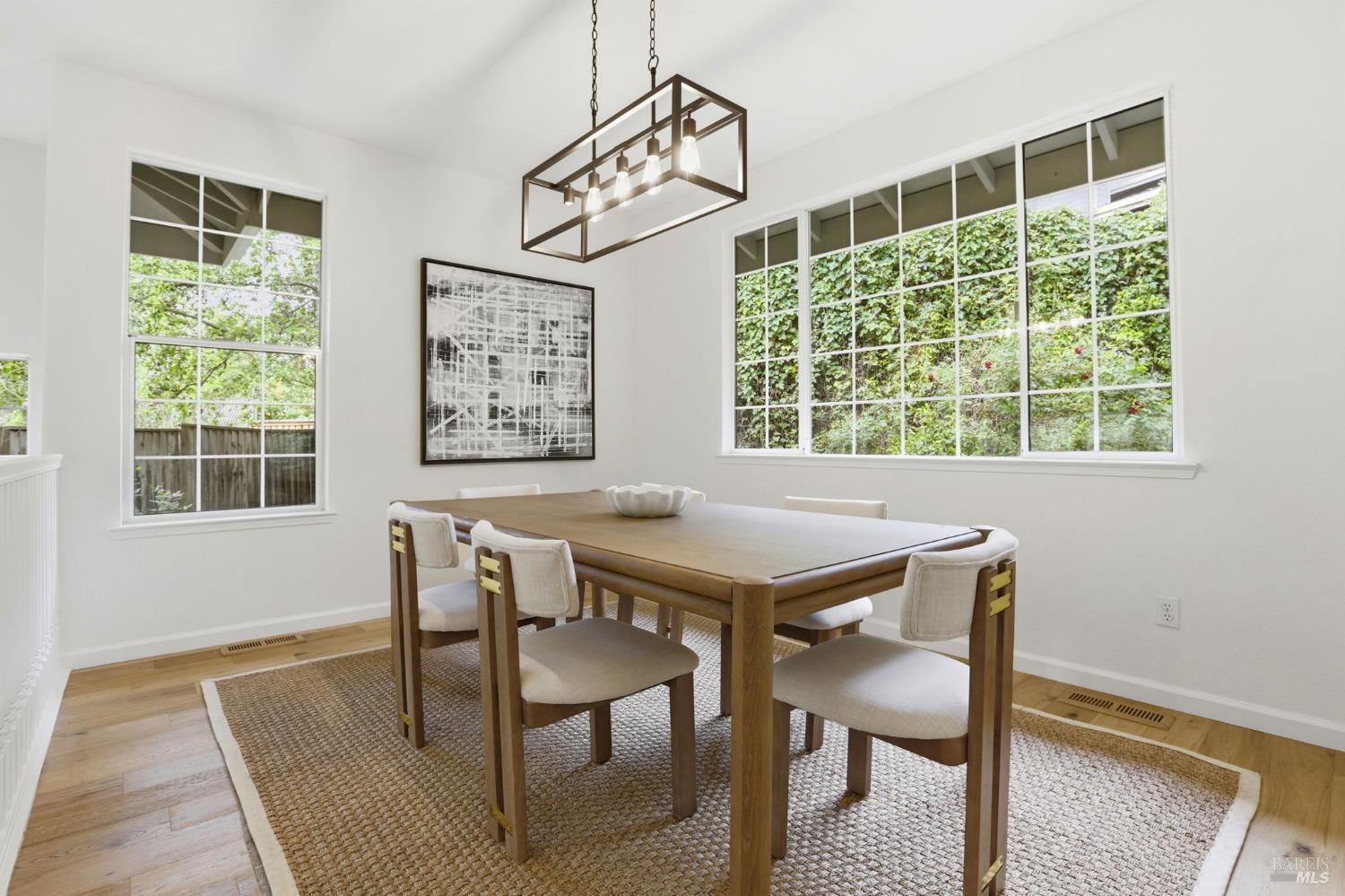 Detail Gallery Image 19 of 34 For 11 Red Oak Ct, Novato,  CA 94949 - 5 Beds | 3 Baths