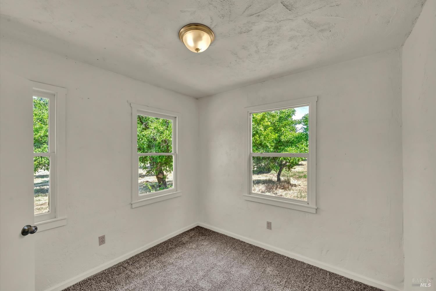 Detail Gallery Image 19 of 38 For 22550 Shady Grove Rd, Middletown,  CA 95461 - 2 Beds | 1 Baths