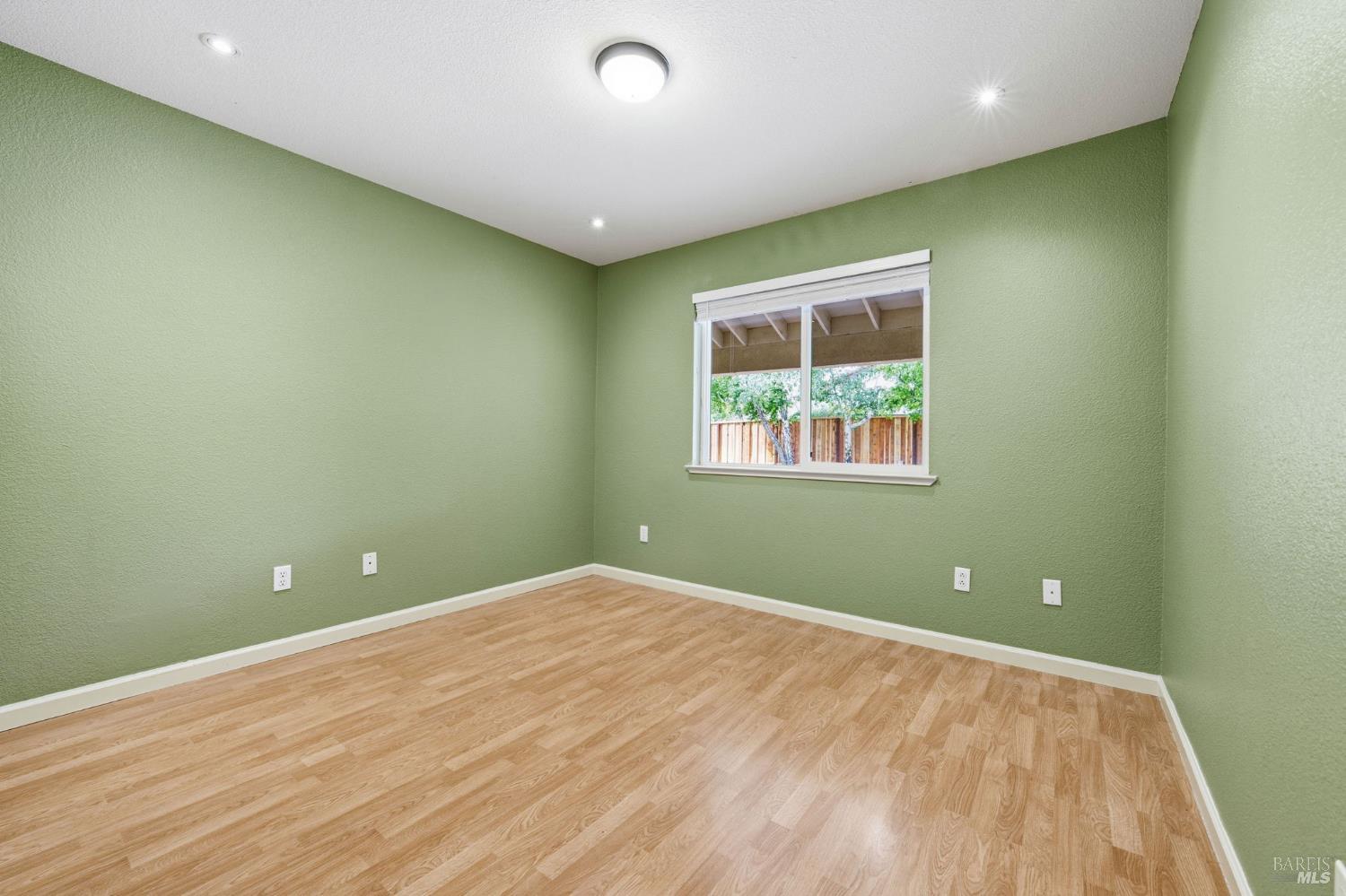 Detail Gallery Image 34 of 78 For 715 Antiquity Dr, Fairfield,  CA 94534 - 5 Beds | 2 Baths