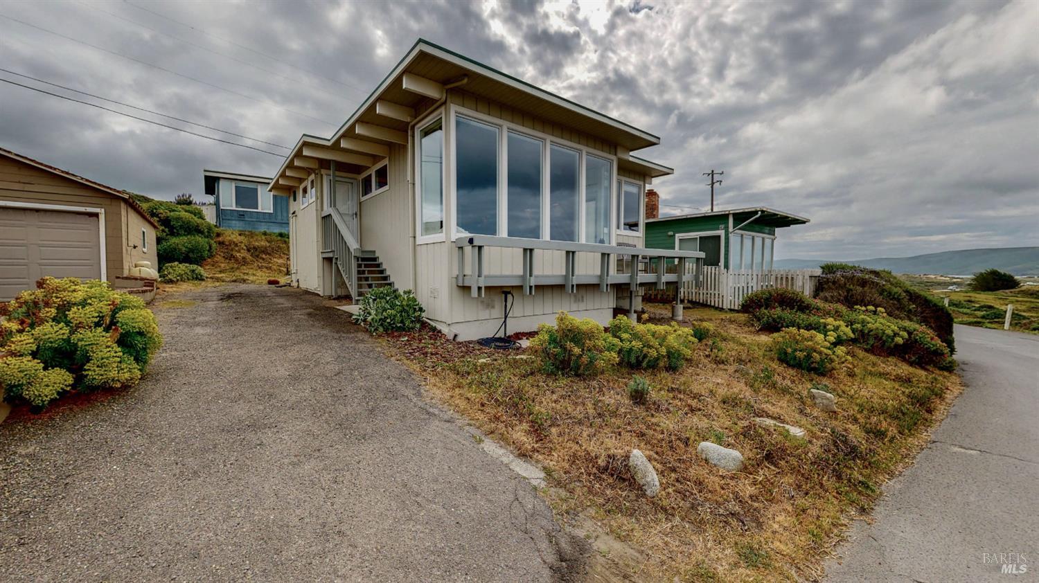 Detail Gallery Image 6 of 56 For 41 Cliff St, Dillon Beach,  CA 94929 - 2 Beds | 1 Baths