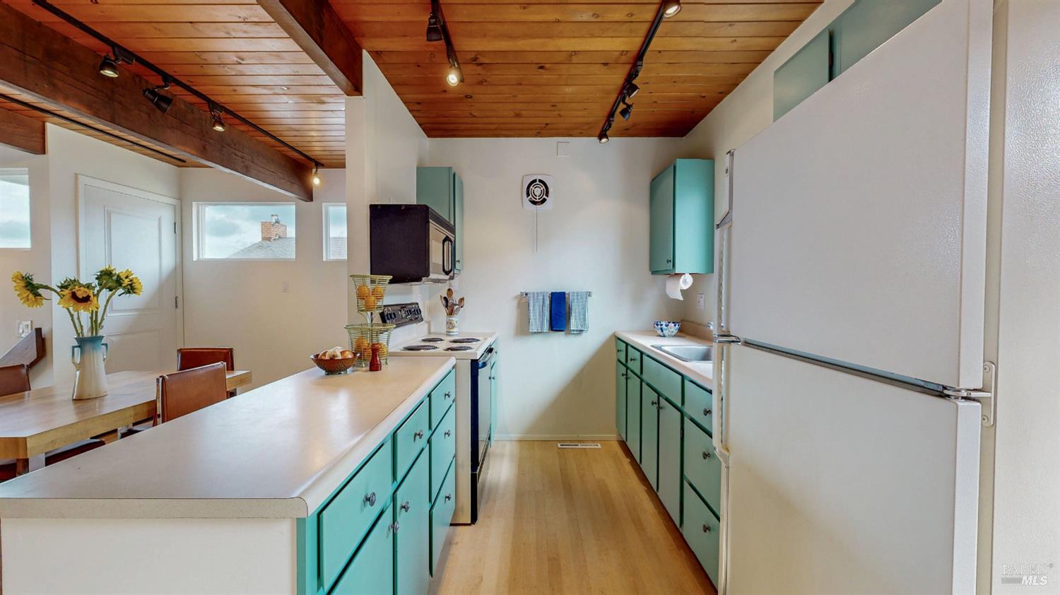 Detail Gallery Image 30 of 56 For 41 Cliff St, Dillon Beach,  CA 94929 - 2 Beds | 1 Baths