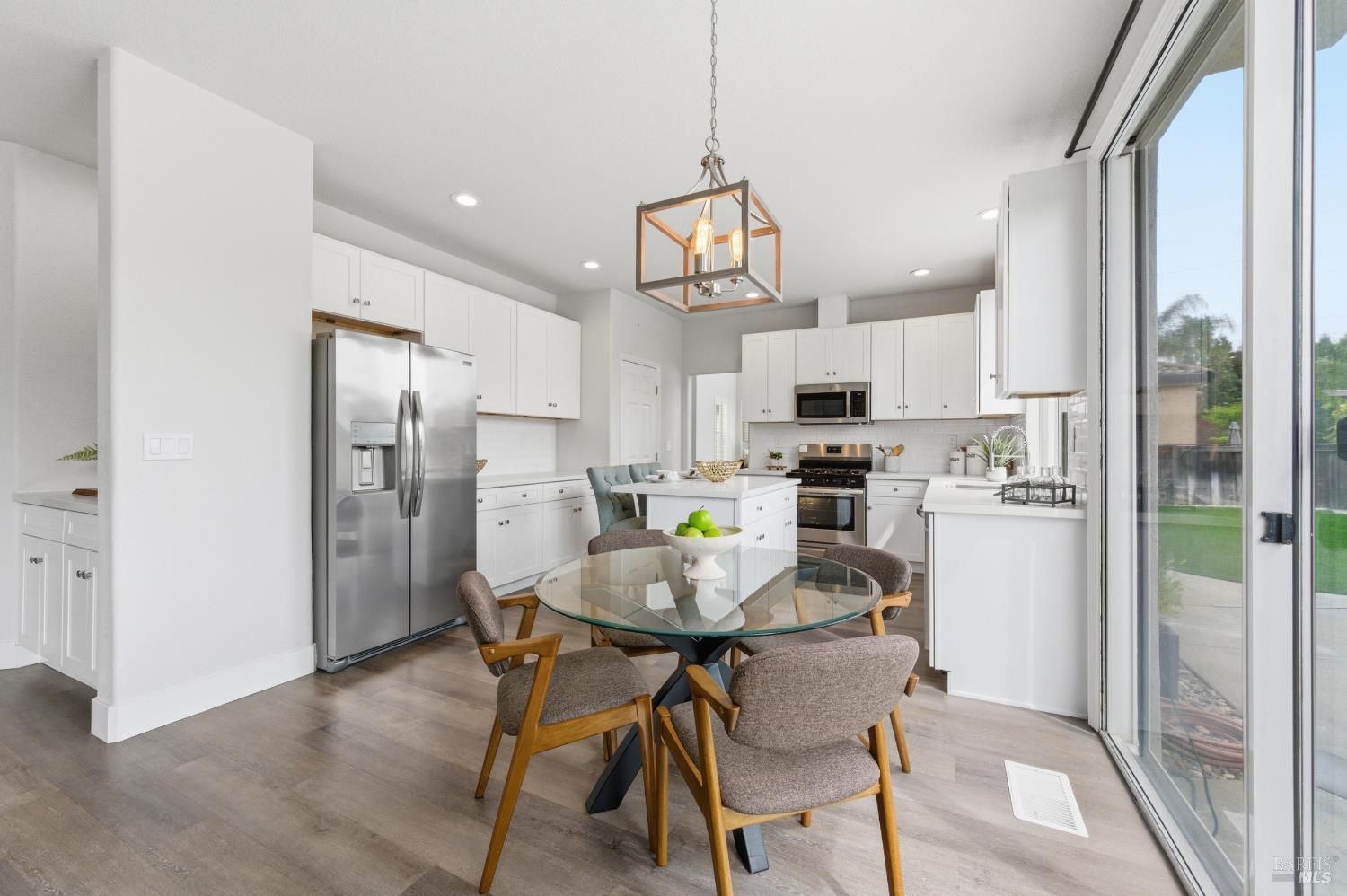 Detail Gallery Image 14 of 51 For 5226 Pavilion Ct, Fairfield,  CA 94534 - 5 Beds | 3/1 Baths