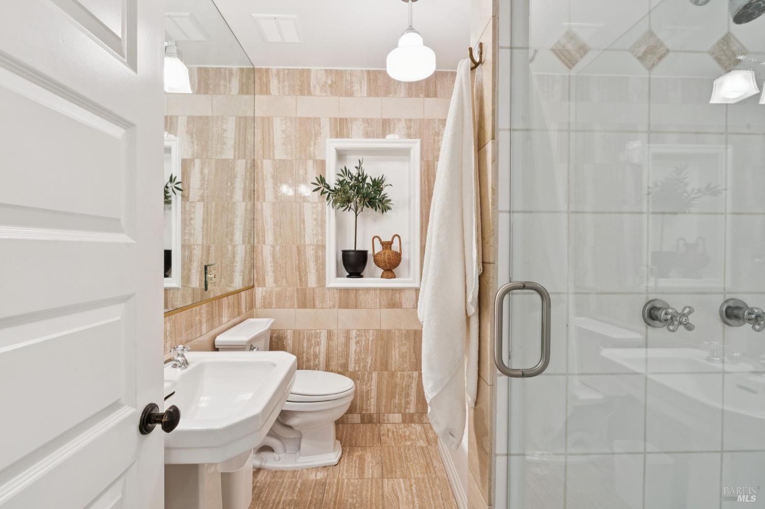 Detail Gallery Image 28 of 71 For 1021 Rose Dr, Napa,  CA 94558 - 4 Beds | 4 Baths