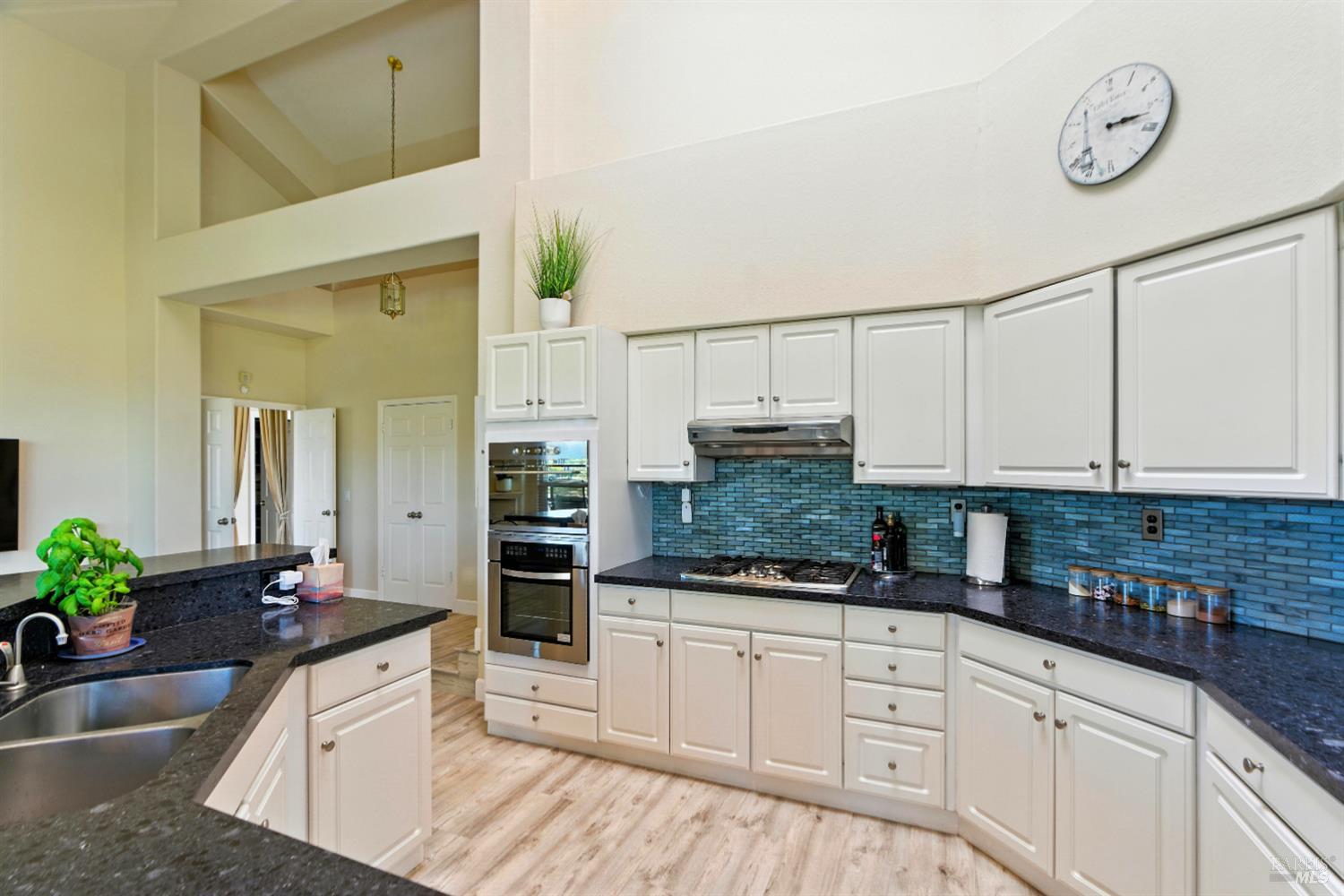 Detail Gallery Image 12 of 40 For 359 Orchid Dr, San Rafael,  CA 94903 - 4 Beds | 2/1 Baths