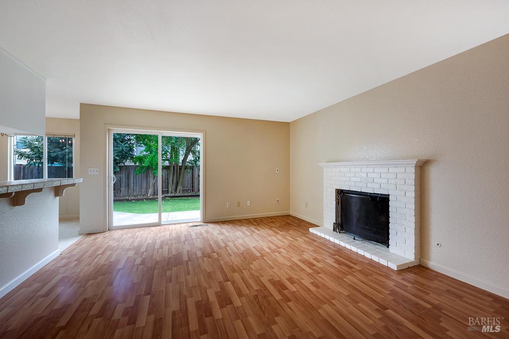 Detail Gallery Image 14 of 34 For 1924 Gambels Way, Santa Rosa,  CA 95403 - 4 Beds | 2/1 Baths