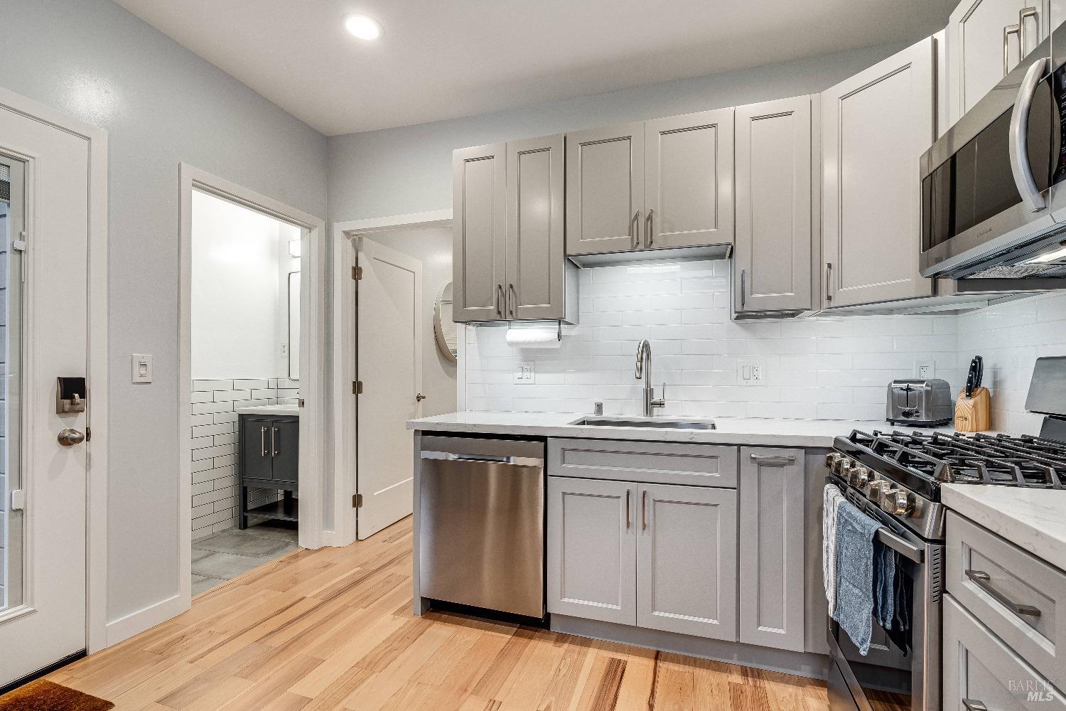 Detail Gallery Image 13 of 33 For 1532 Jefferson St, Napa,  CA 94559 - – Beds | – Baths